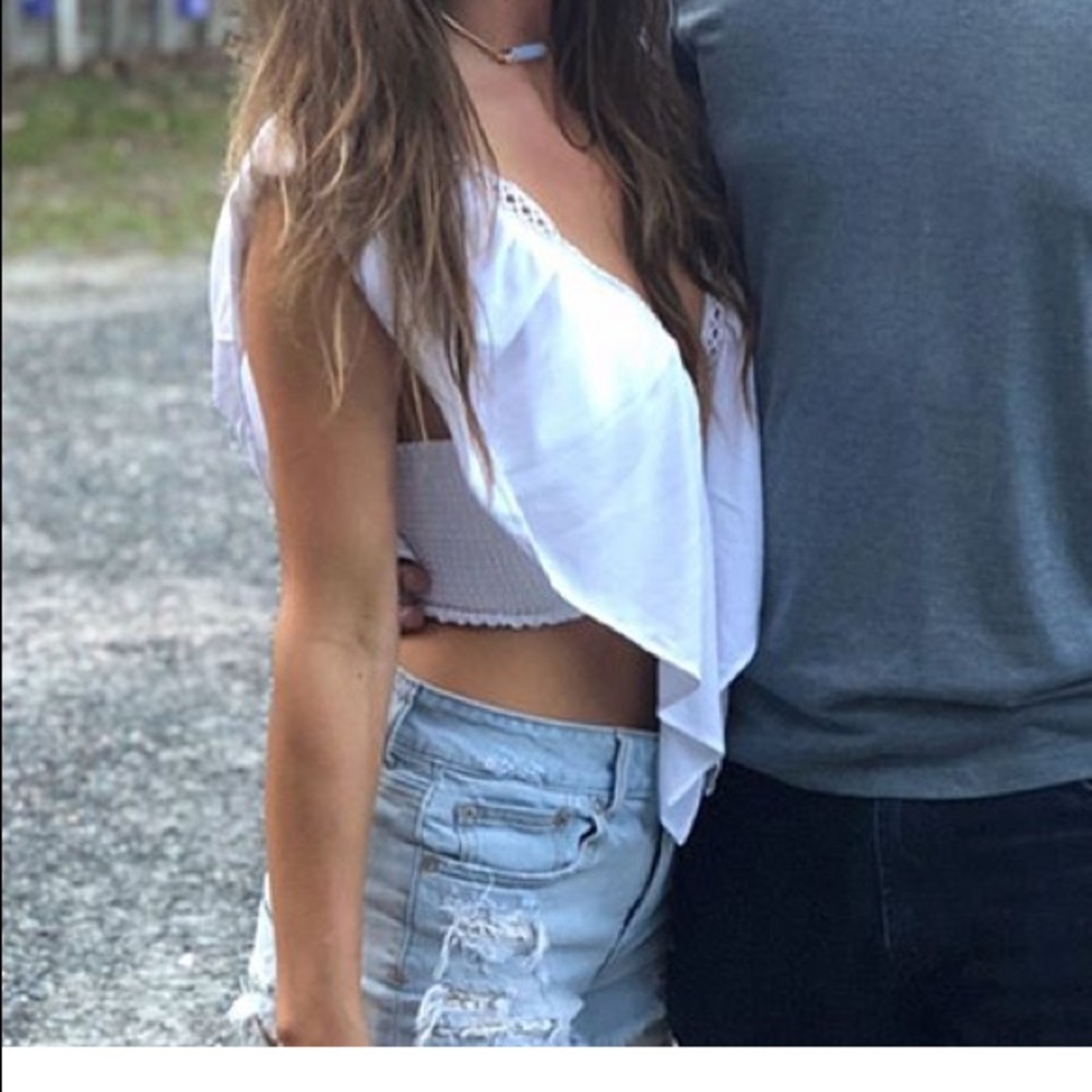 White v neck and v back crop top